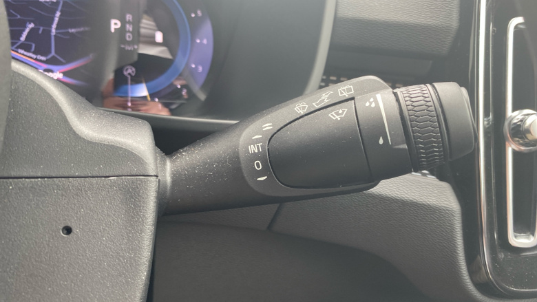 Volvo XC40 2.0 B3P Plus Dark 5dr Auto Petrol Estate